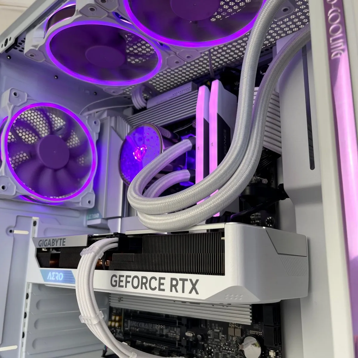 IGaming Ryzen 5/7 9700X | RTX 4060/4070 Ti | 32GB DDR5 | H5 Purflow